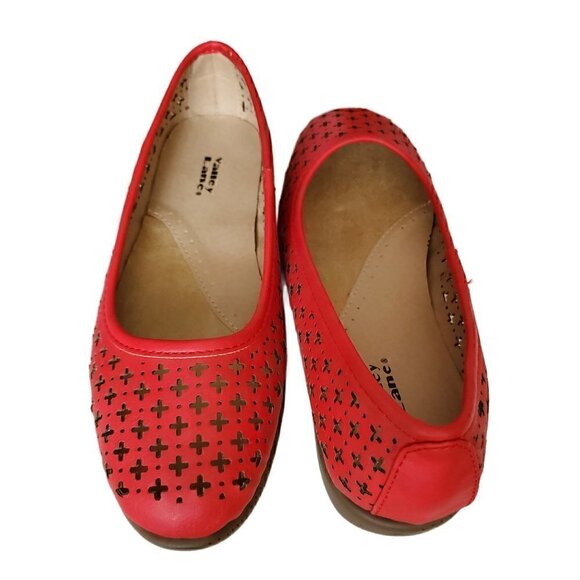 Valley Lane Red Loafers, Ladies Red Ballerina Style Slippers Flats NIB - Picture 2 of 3